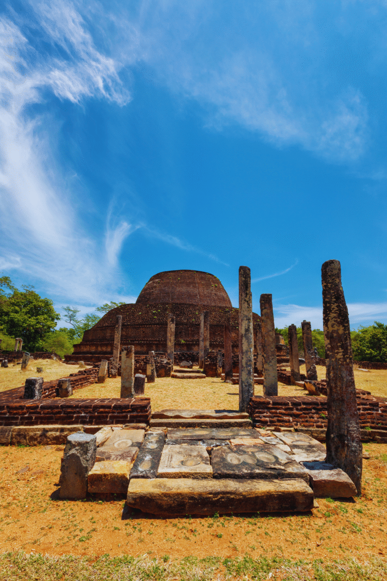 Front view of Pabalu Wehera Buddhist monument